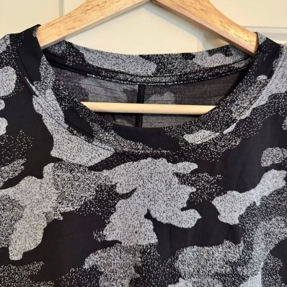 Lululemon All Yours Short Sleeve Training Tee Camo Print Black Gray Cotton Blend - Picture 3 of 4